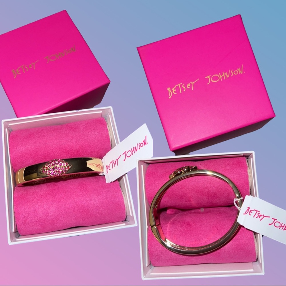 Betsy Johnson Bracelet 💋